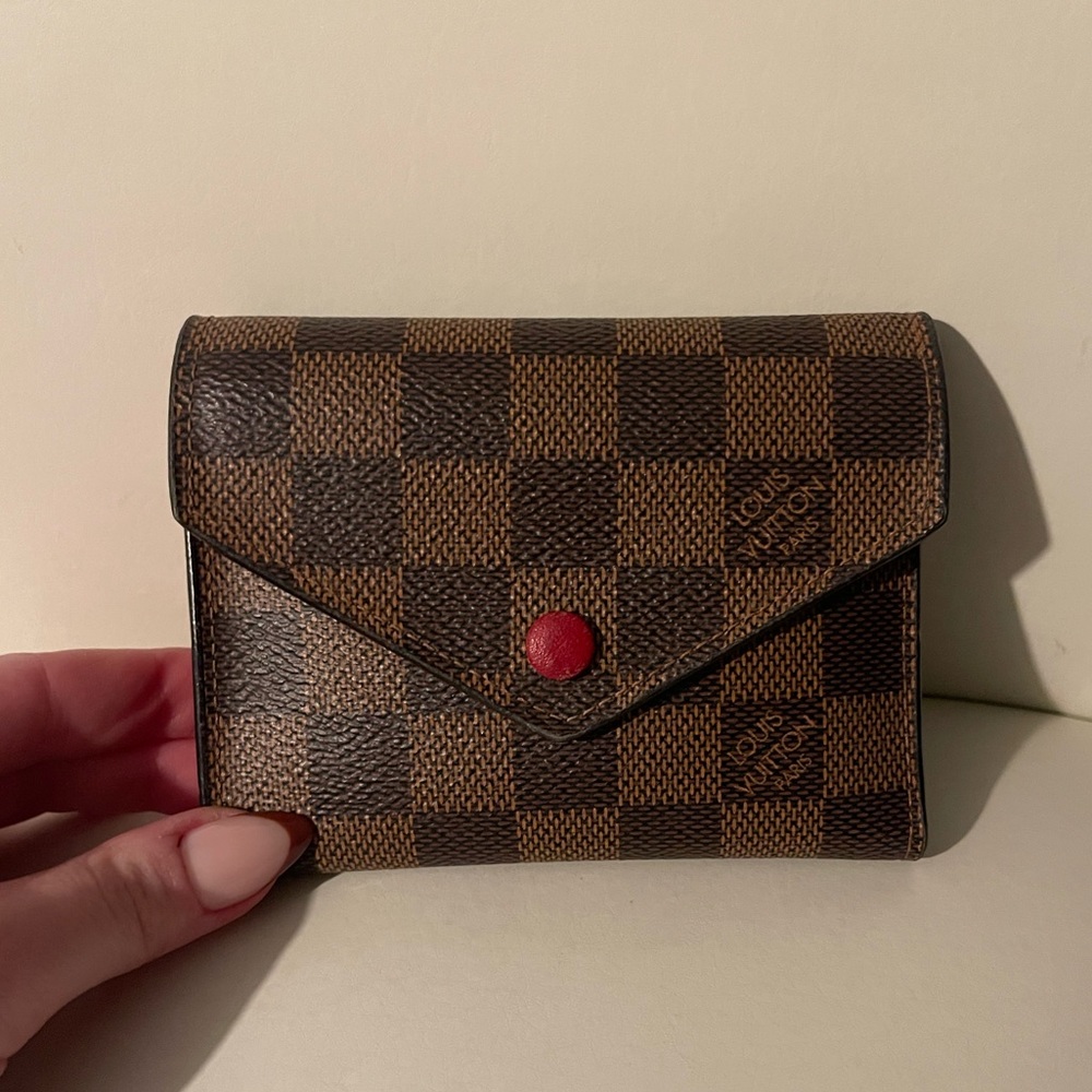 Louis Vuitton Victorine Wallet in Damier Ebene